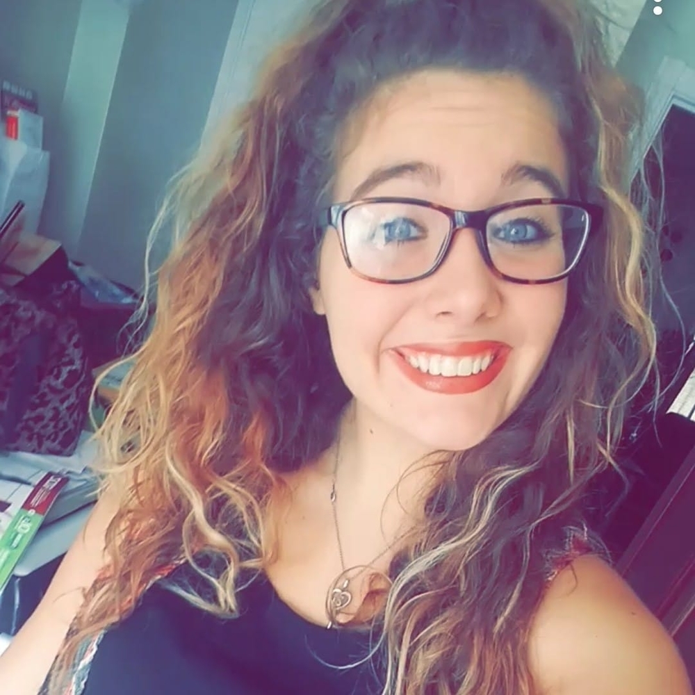 Meet your Posher, Alexis
